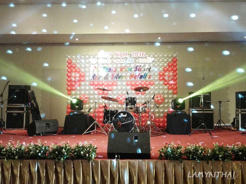 ลูกโป่งตกแต่งงานอีเวนต์ โดยลำไยไทย — balloon-wall2